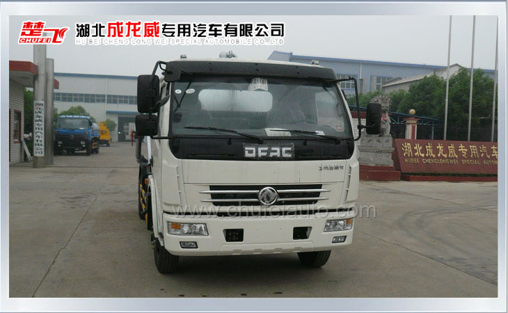 春风多利卡吸污车