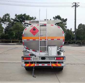 楚飞牌CLQ5320GYY5DA型铝合金运油车