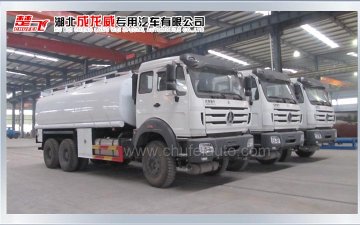 近期壹定发出口的北奔系列油罐车图片