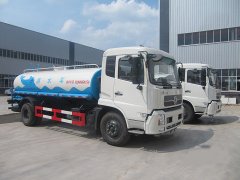 壹定发天锦洒水车正在热销中