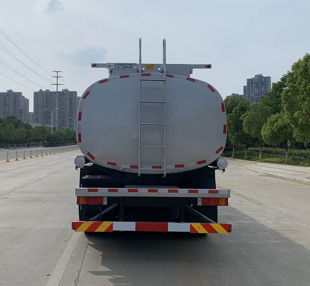 楚飞牌CLQ5311GPG6D型通俗液体运输车