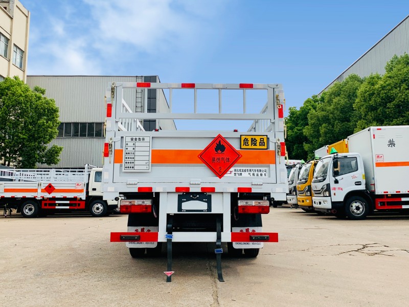 春风途逸3.9气瓶运输车