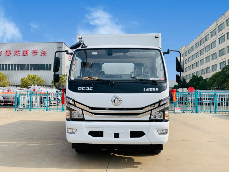 春风多利卡4.2米爆破器材运输车