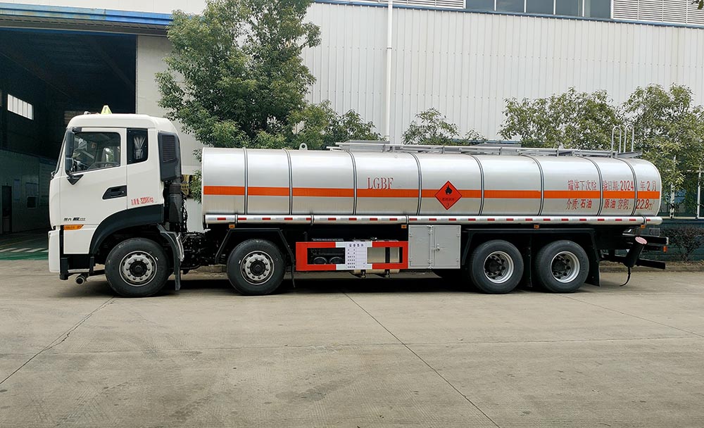 春风天龙原油罐车