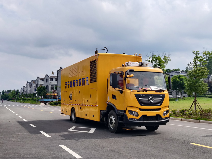 春风天锦2000方大流量排水车